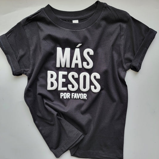 Mas Besos - Black tee